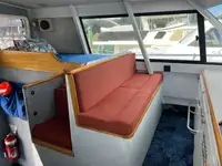Buque de investigación en venta