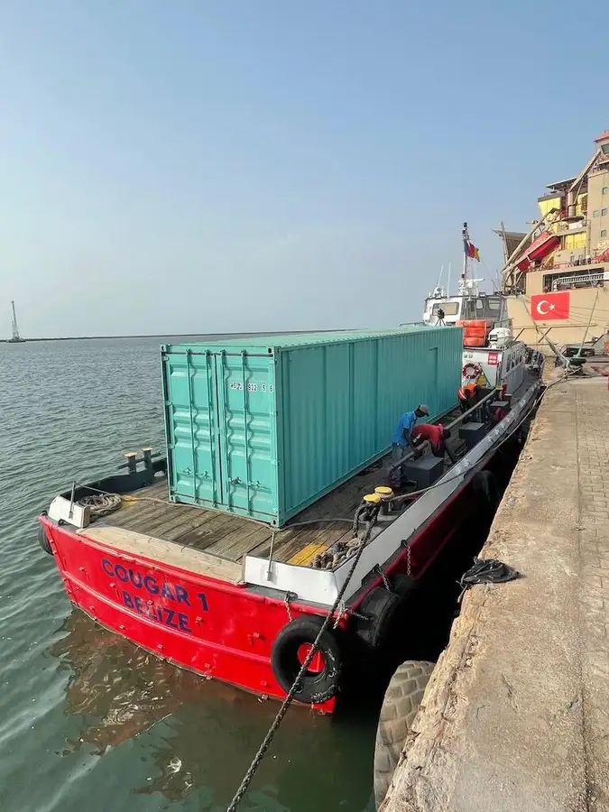 Buque portacontenedores en venta