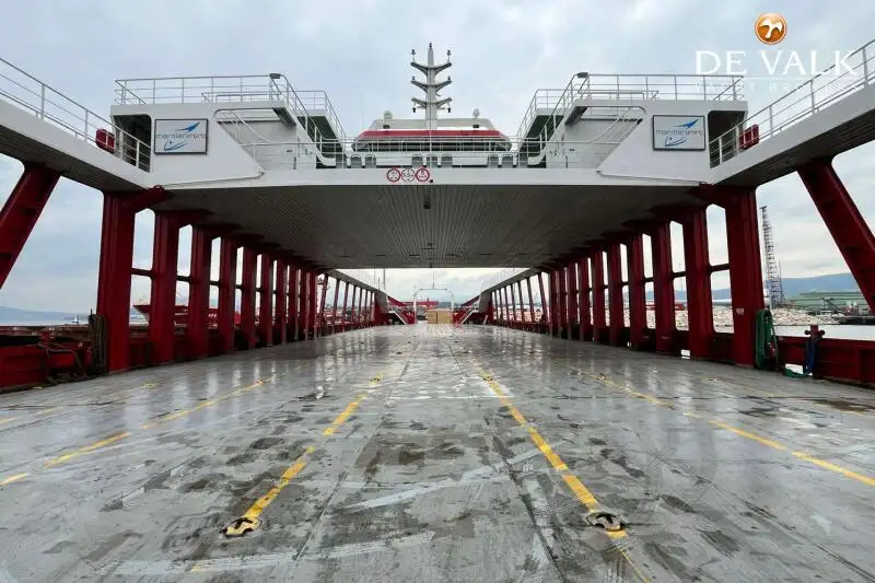 Buque de ferry en venta
