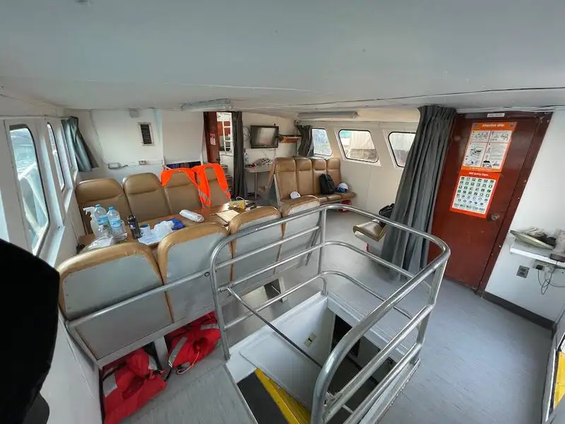 Buque portacontenedores en venta