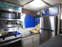 Buque de investigación en venta