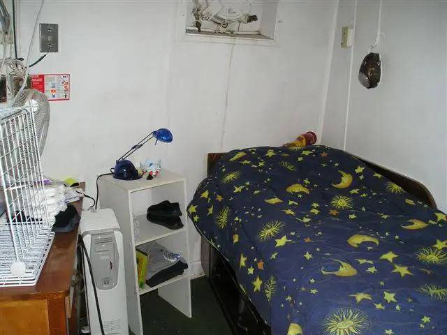Buque de investigación en venta