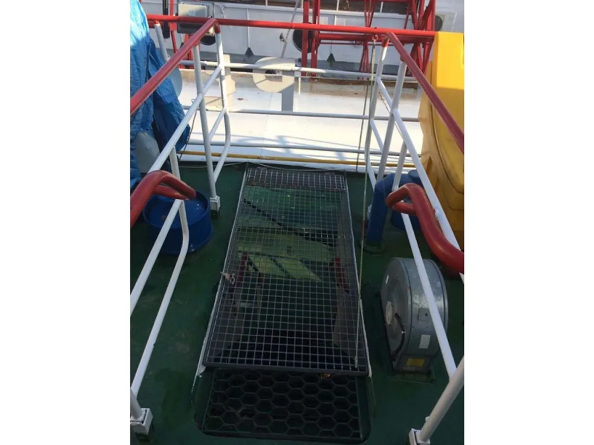 Buque portacontenedores en venta