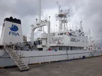 Buque de investigación en venta