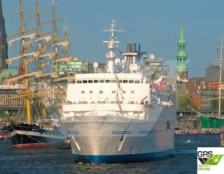Buque de crucero en venta
