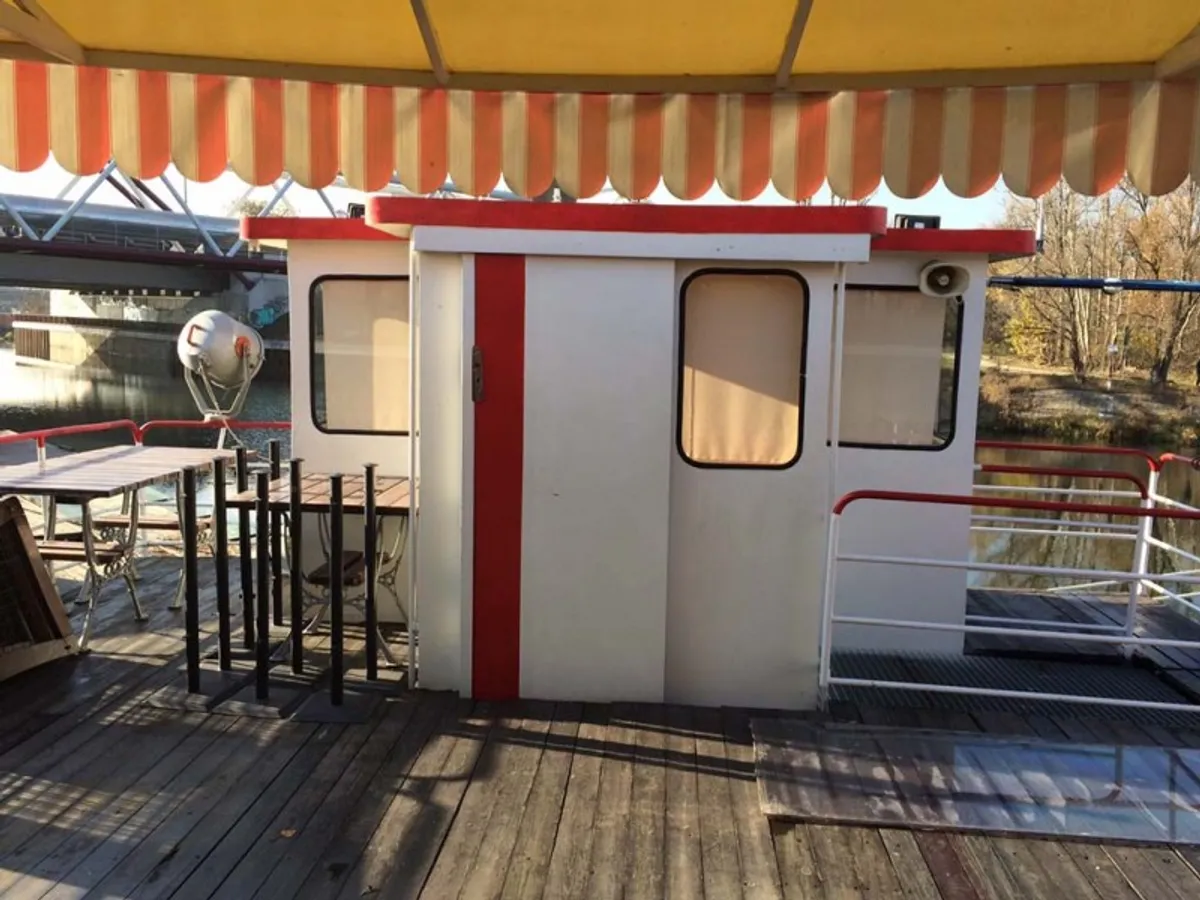 Buque portacontenedores en venta