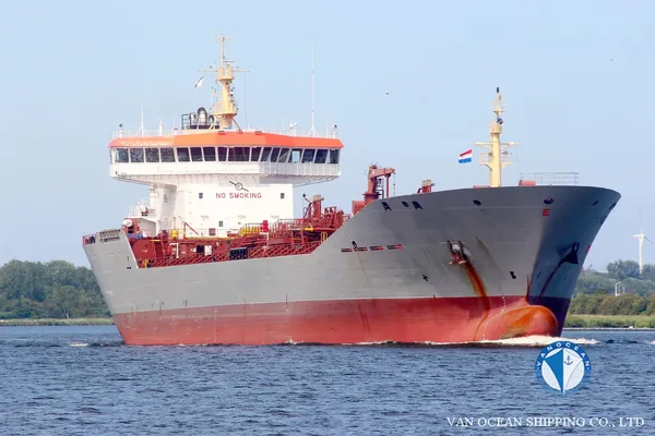 Oil/Chemical tanker for sale