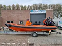 Embarcación neumática rígida en venta