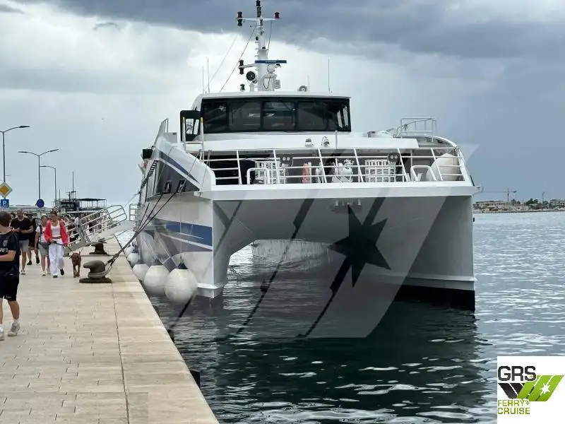 Buque de pasajeros en venta