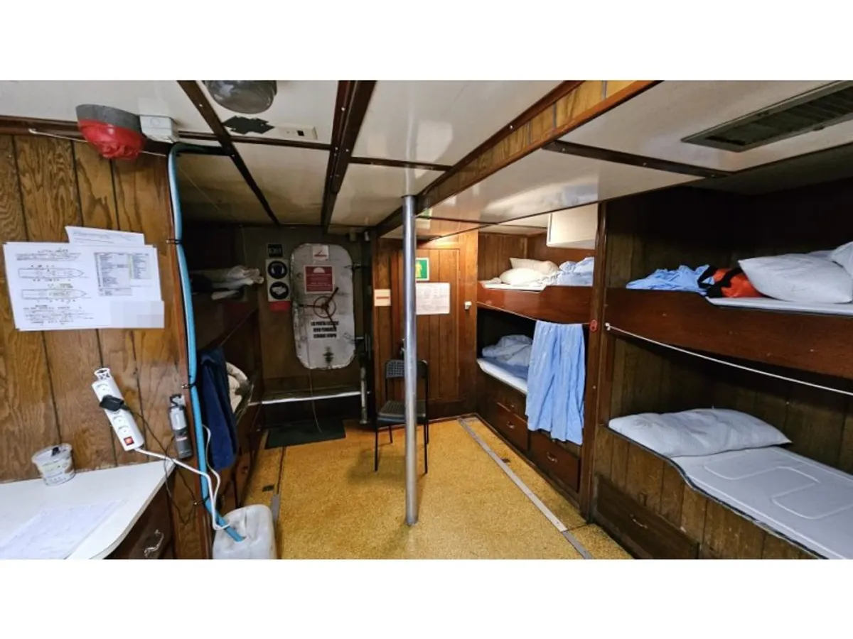 Lancha de tripulación en venta