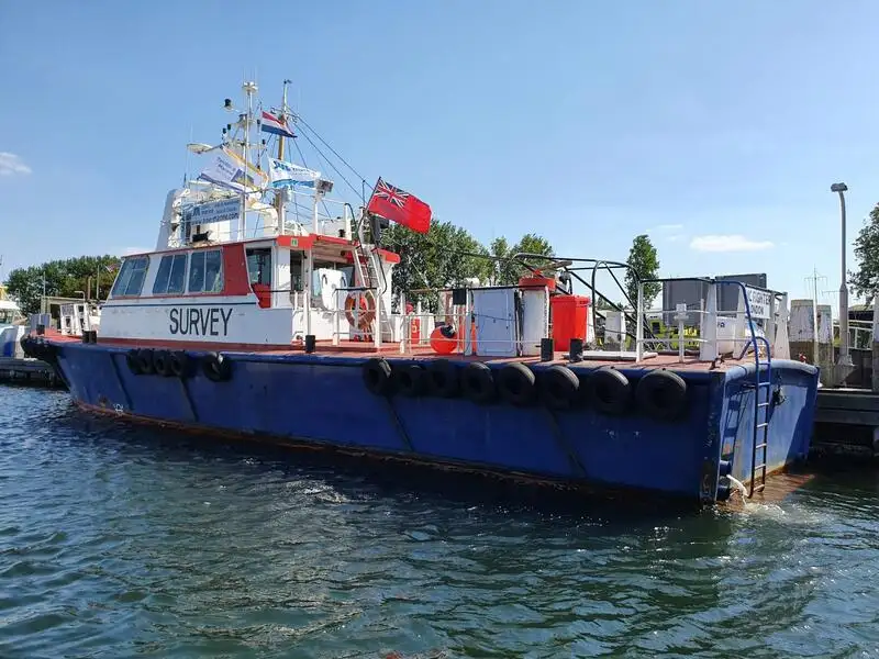 Patrullera en venta