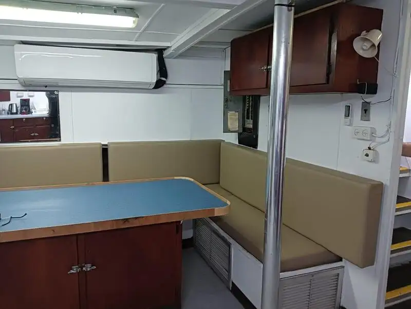 Buque portacontenedores en venta