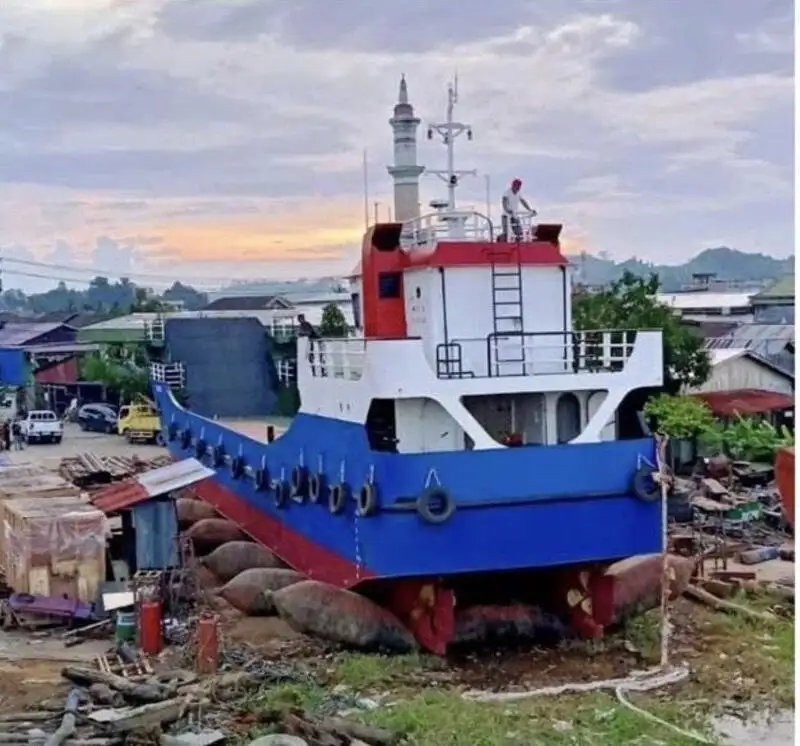 Buque de desembarco, tanque en venta