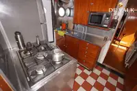 Buque de investigación en venta