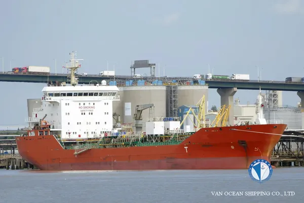 Oil/Chemical tanker for sale