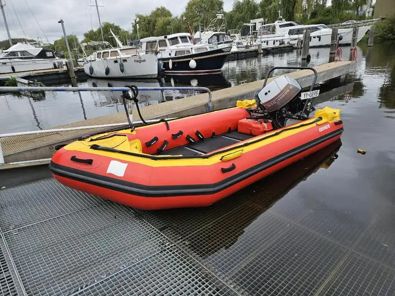 Buque de rescate en venta