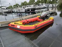 Buque de rescate en venta