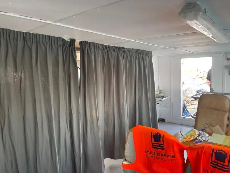 Buque portacontenedores en venta