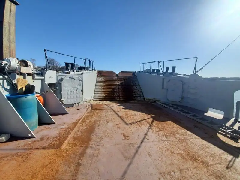 Buque de desembarco, tanque en venta