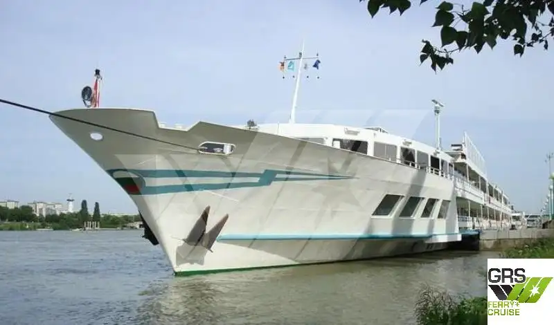 Buque de crucero en venta