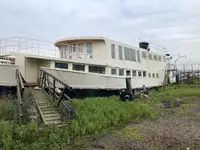 Barco de transbordador en venta