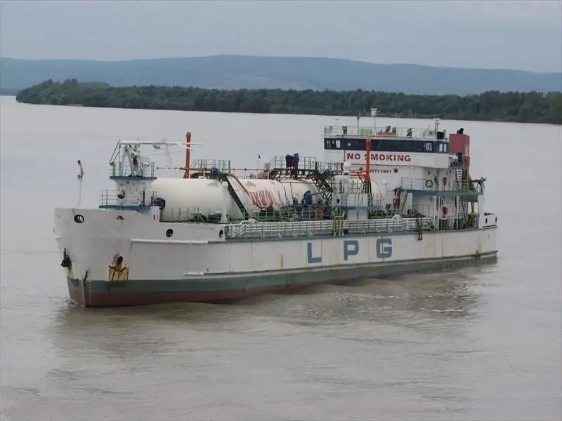 Buque transportador de GNL en venta