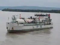 Buque transportador de GNL en venta