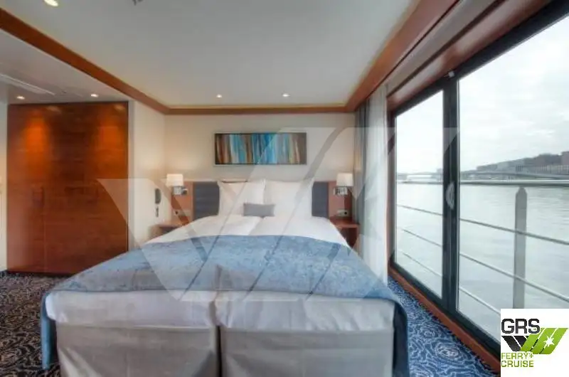 Buque de crucero en venta