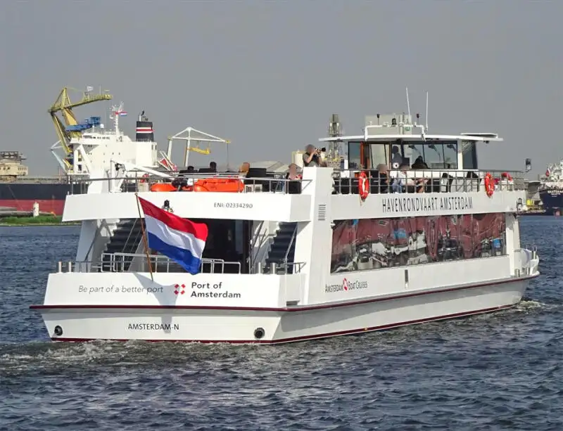 Buque de crucero en venta