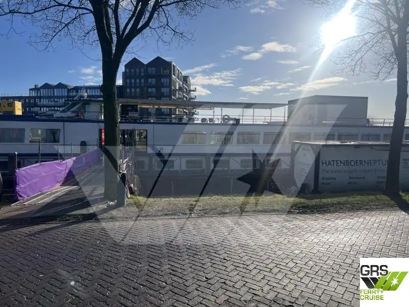 Buque de crucero en venta