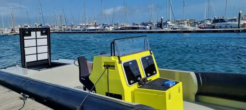 Buque de rescate en venta