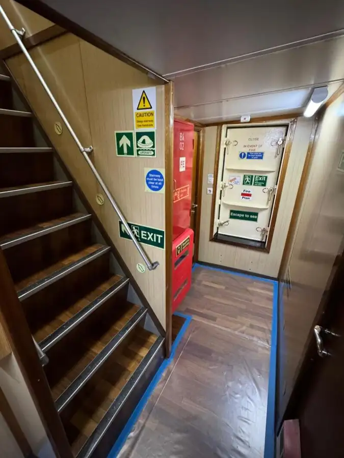 Buque portacontenedores en venta
