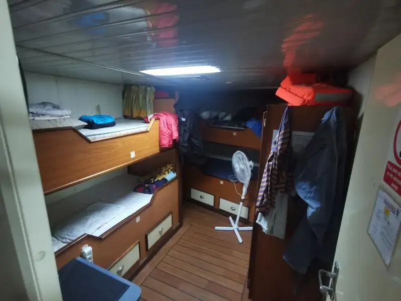 Buque de suministro en venta