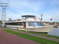 Buque de pasajeros en venta