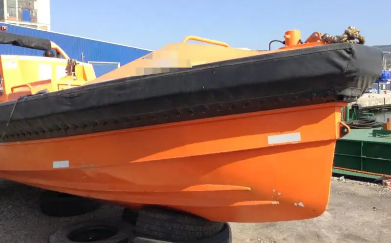 Buque de rescate en venta