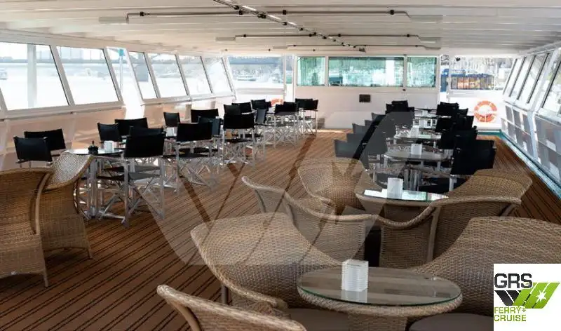 Buque de crucero en venta