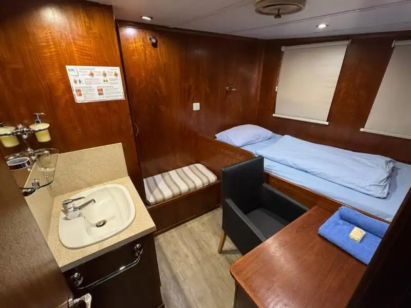 Buque portacontenedores en venta