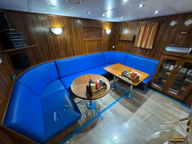 Buque portacontenedores en venta