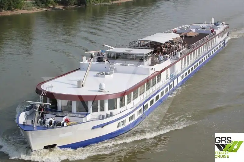 Buque de crucero en venta
