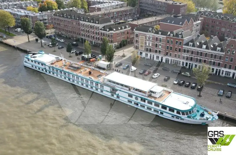 Buque de crucero en venta