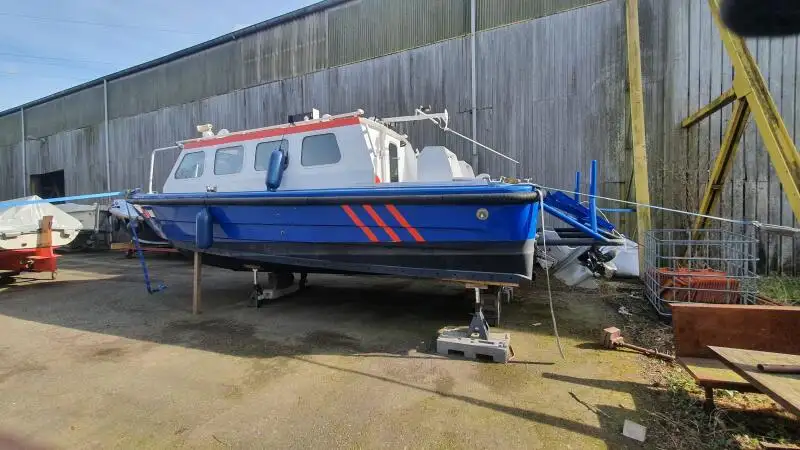Patrullera en venta