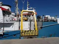 Buque de investigación en venta