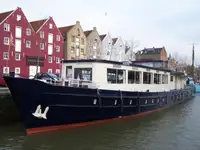 Hotel flotante en venta