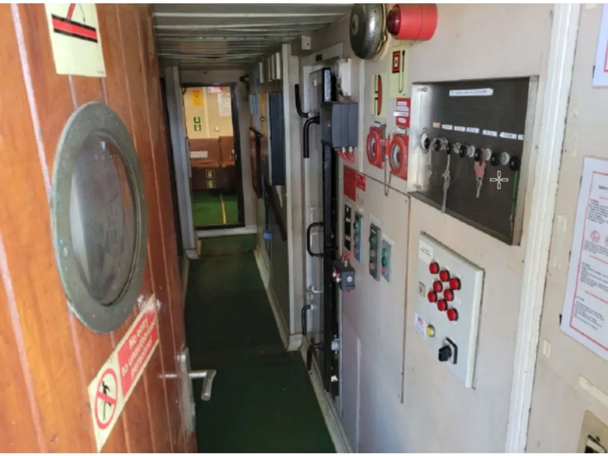 Buque de suministro en venta