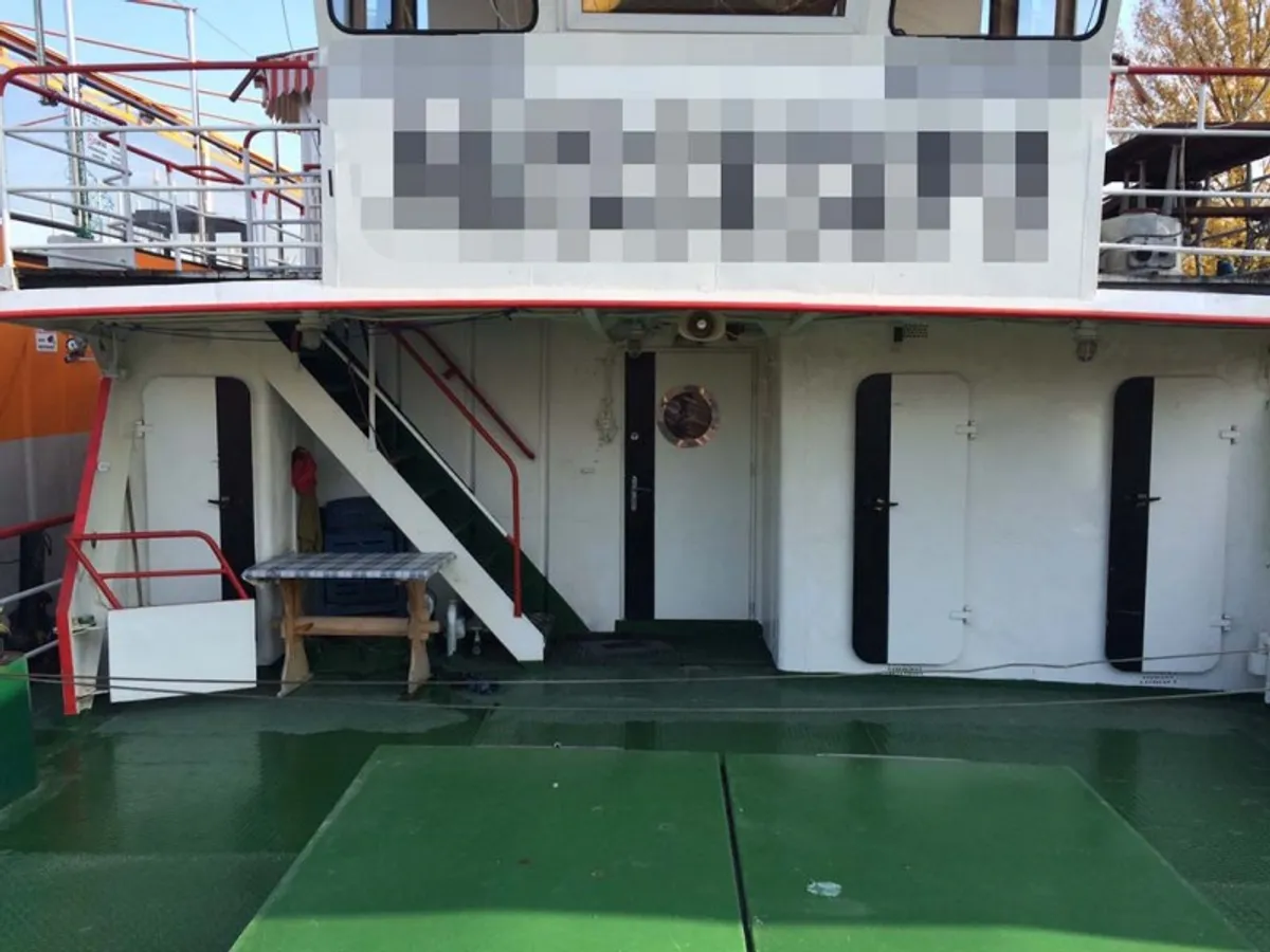 Buque portacontenedores en venta