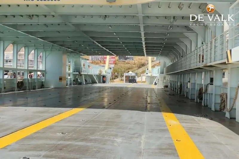 Buque de ferry en venta