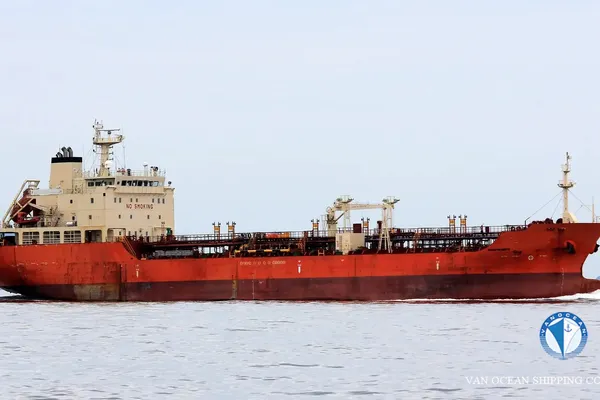 Oil/Chemical tanker for sale