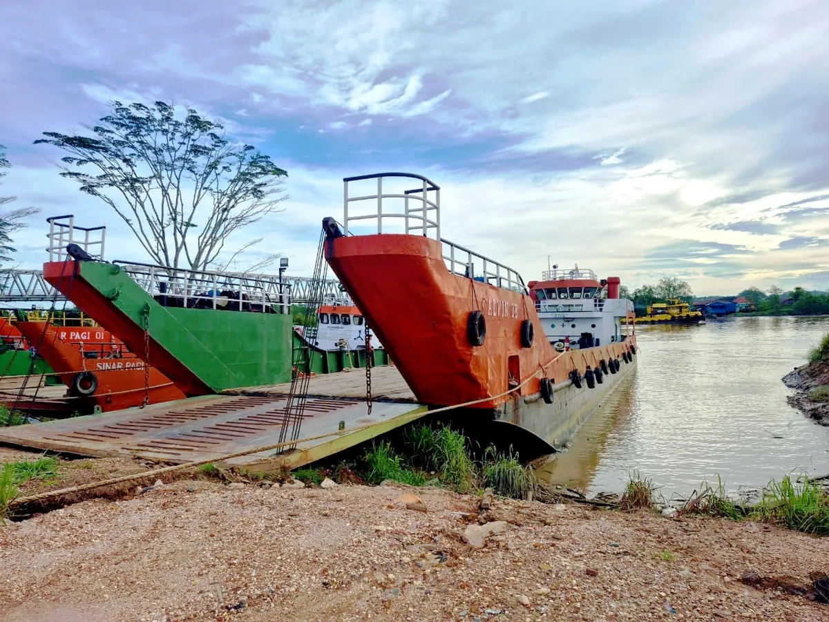Buque de desembarco, tanque en venta