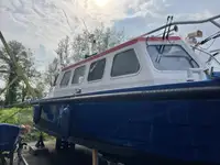 Patrullera en venta