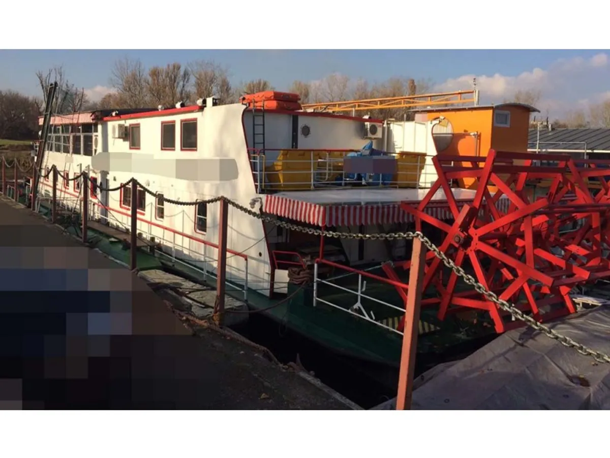 Buque portacontenedores en venta